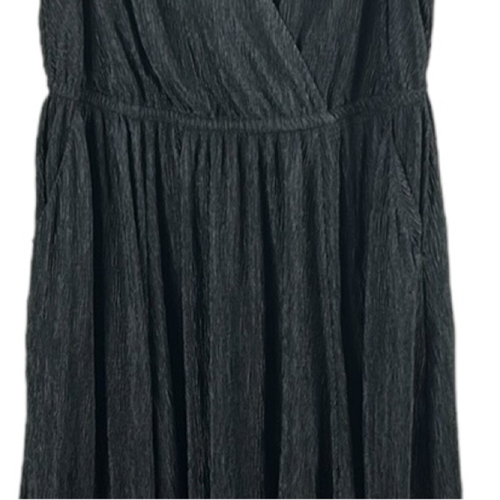 Torrid Black Crinkle Knit Surplice Skater Dress Size 1X - Picture 6 of 12